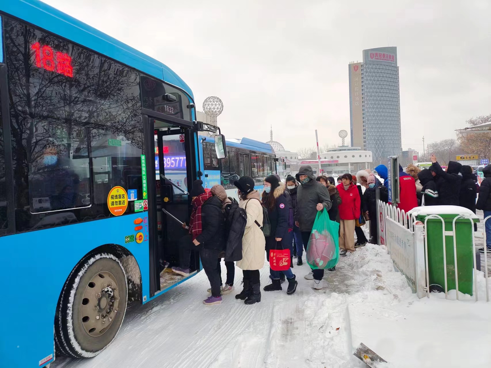 迎戰(zhàn)龍年首場(chǎng)降雪，德州交投公交集團(tuán)全力保障市民安全出行